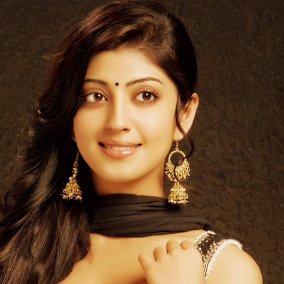 Pranitha Subhash Latest Pictures And HD Wallpapers ...